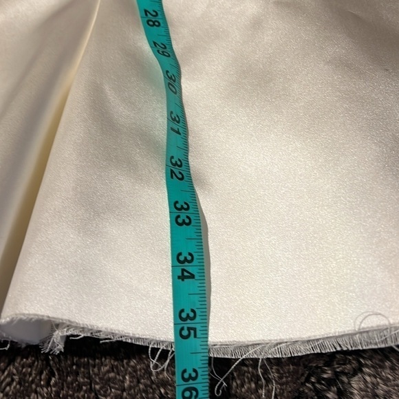 Elegant White Strapless Vintage Dress - Picture 9 of 13